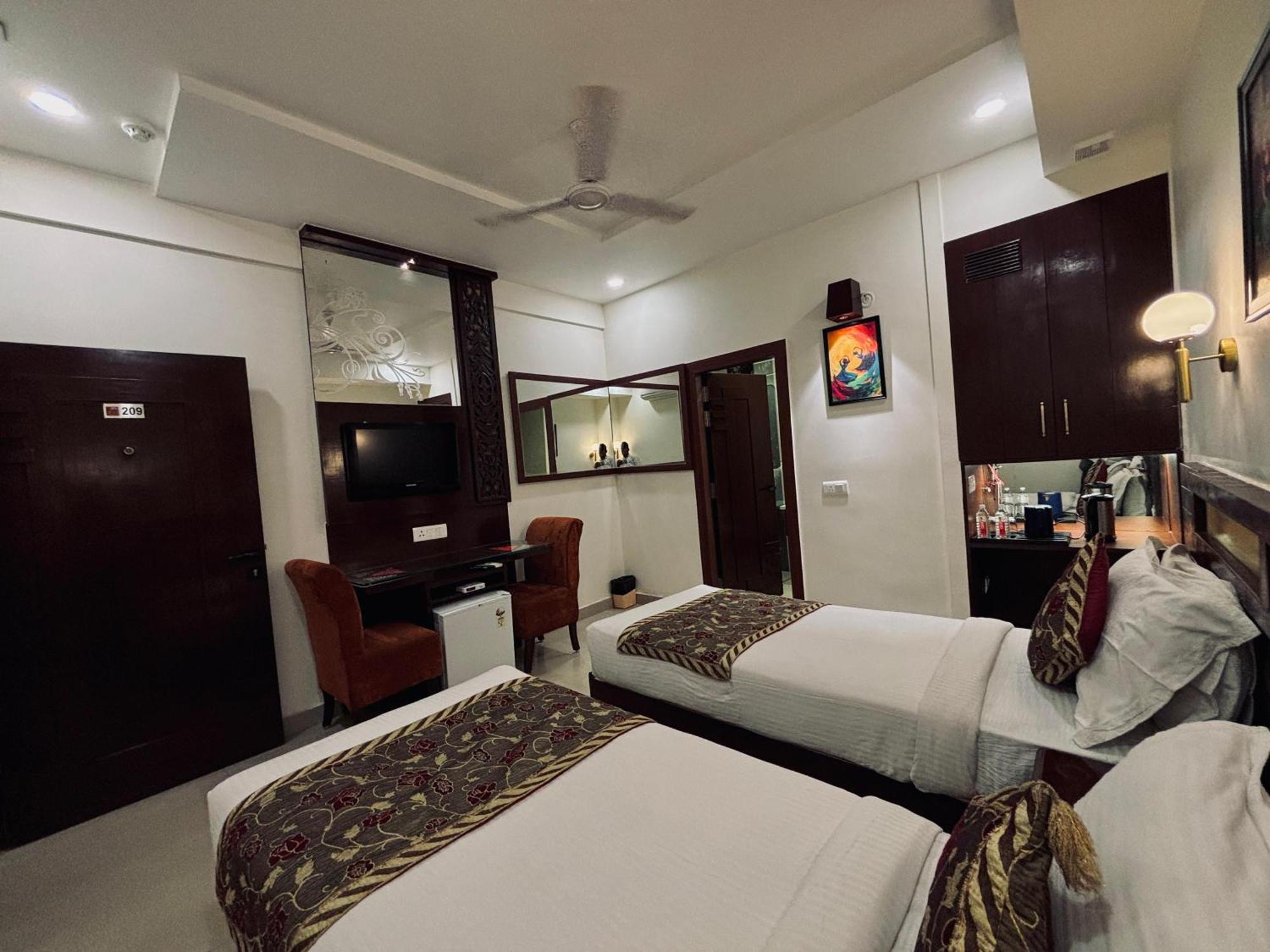 Taj Inn Hotel Agra  Eksteriør billede