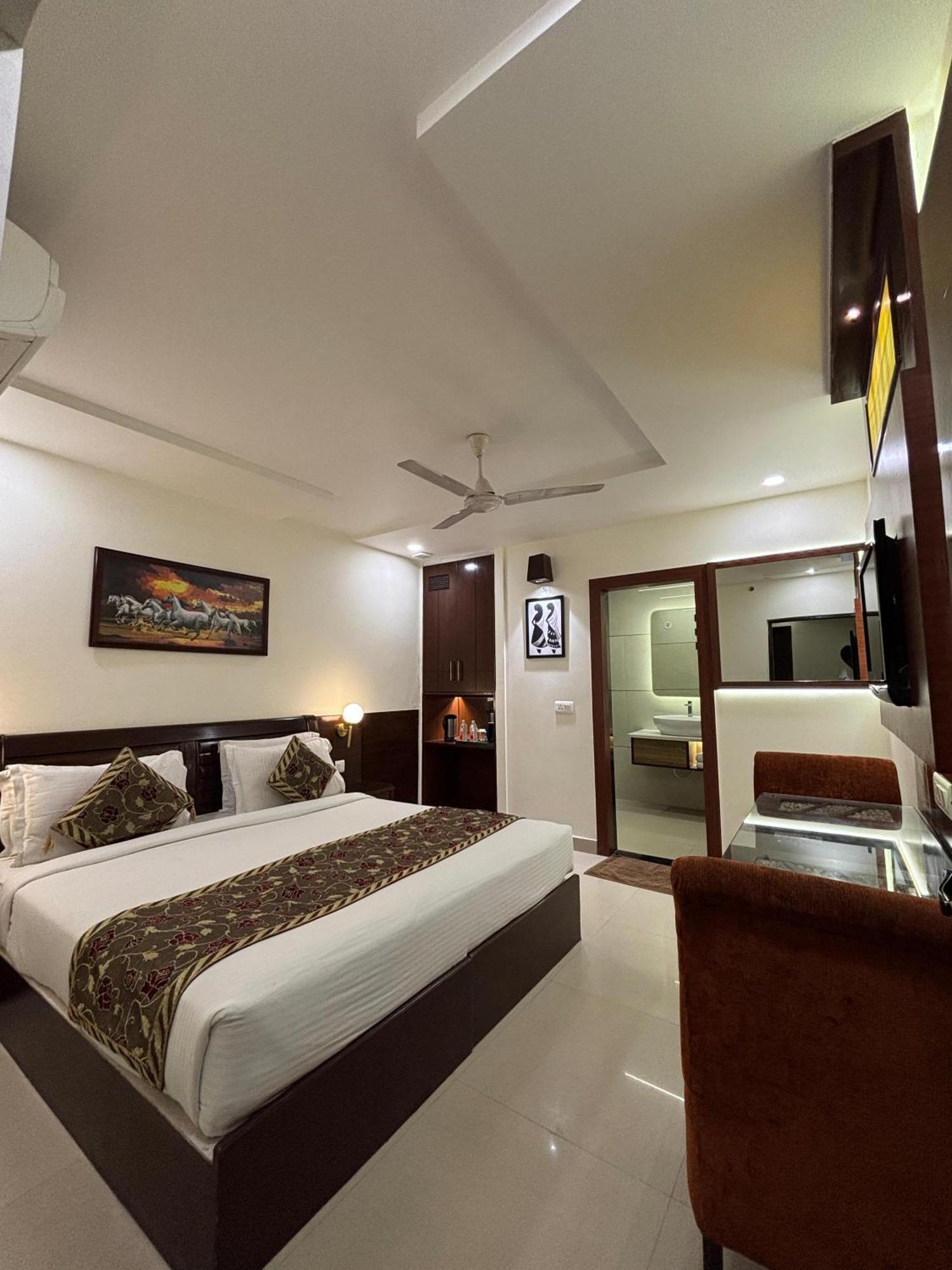 Taj Inn Hotel Agra  Eksteriør billede