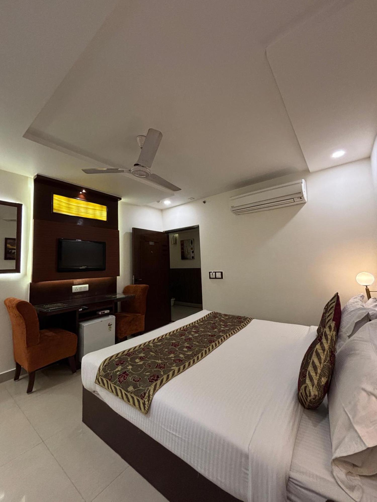 Taj Inn Hotel Agra  Eksteriør billede