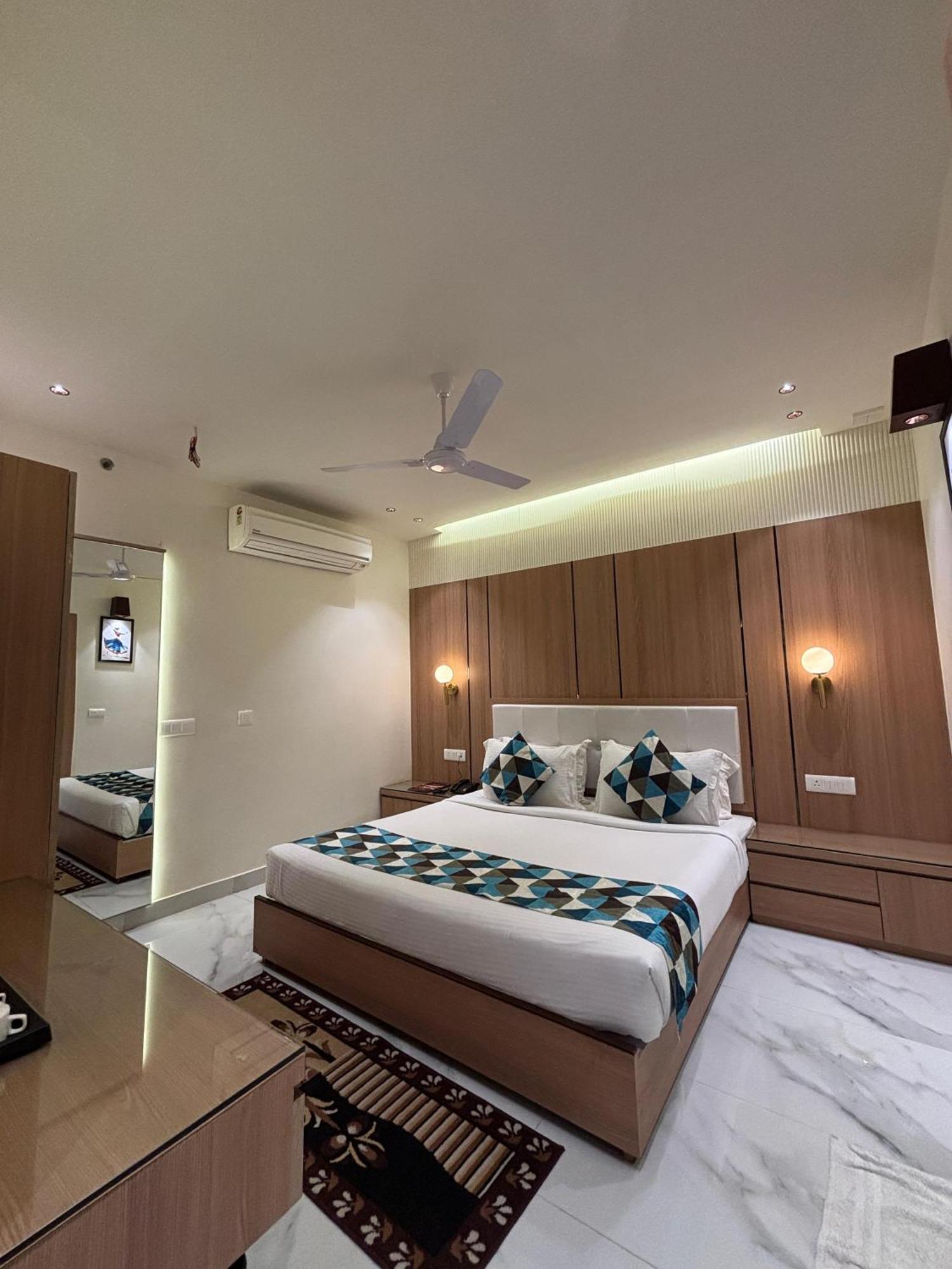 Taj Inn Hotel Agra  Eksteriør billede