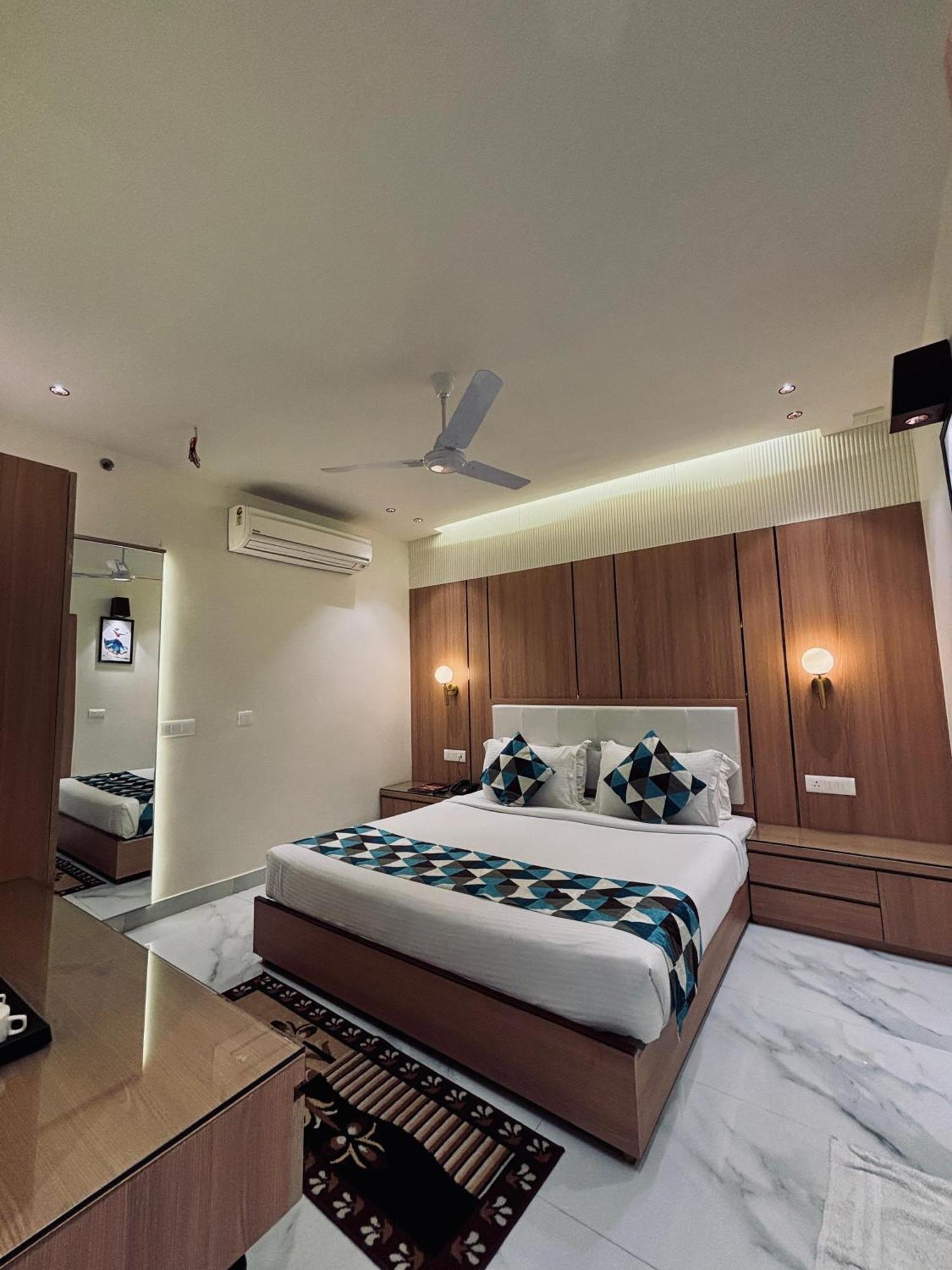 Taj Inn Hotel Agra  Eksteriør billede